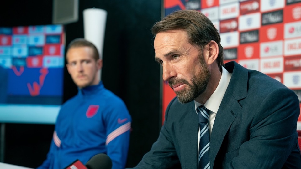 Dear England – kuva sarjasta